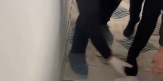 11 Yıl Sonra Yakalandı: Adam Öldürme Suçundan Aranan Şüpheli JASAT Dedektifleri Tarafından Gizli Bölmede Ele Geçirildi 11 Yıl Sonra Yakalandı: Adam Öldürme Suçundan Aranan Şüpheli JASAT Dedektifleri Tarafından Gizli Bölmede Ele Geçirildi