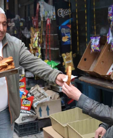20-yildir-simit-satan-adam-49-yasinda-birdenbire-ataninca-anneleri-sasirtti-B6UnVRyA.jpg