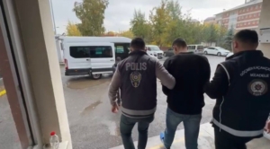 agrida-gocmen-kacakciligi-operasyonunda-uc-organizator-yakalandi-5AZsI9ms.jpg