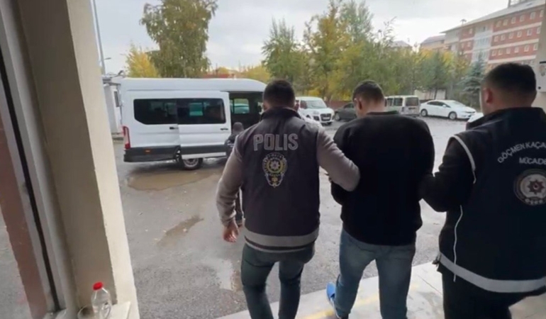 agrida-gocmen-kacakciligi-operasyonunda-uc-organizator-yakalandi-5AZsI9ms.jpg