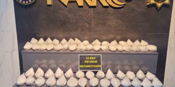 Ağrı'da Uyuşturucu ile Mücadelede Tarihi Başarı: 51 Kilo Ele Geçirildi Ağrı’da Uyuşturucu ile Mücadelede Tarihi Başarı: 51 Kilo Ele Geçirildi