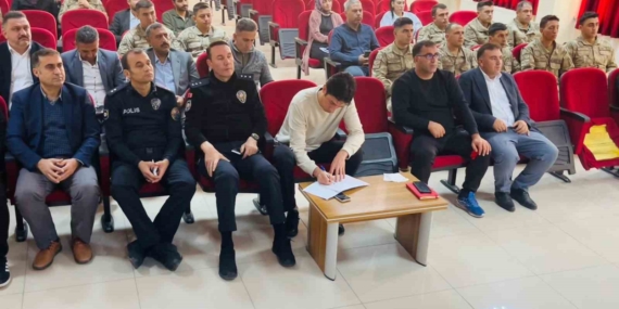 Alacakaya'da Türkiye Afet Müdahale Planı: Stratejilerin Belirlendiği Önemli Toplantı Alacakaya’da Türkiye Afet Müdahale Planı: Stratejilerin Belirlendiği Önemli Toplantı
