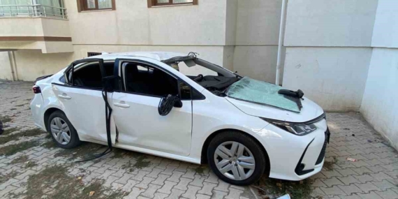 Aracın İçinde Patlayan Çakmak Gazı Tüpü: Bir Çocuk Yaralı Aracın İçinde Patlayan Çakmak Gazı Tüpü: Bir Çocuk Yaralı