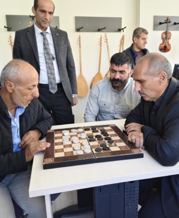 aricak-dama-turnuvasinda-yari-final-heyecani-mukemmel-anlarla-dolu-ZPqBSFzP.jpg