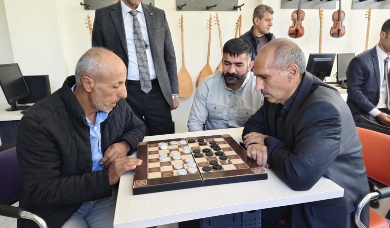 aricak-dama-turnuvasinda-yari-final-heyecani-mukemmel-anlarla-dolu-ZPqBSFzP.jpg