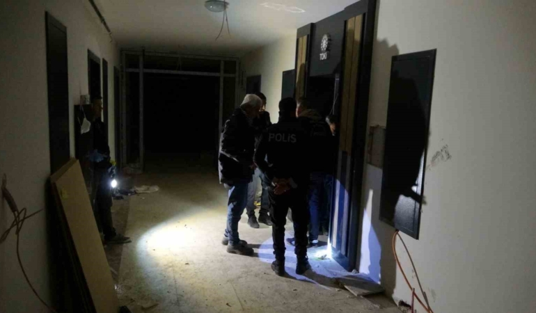 asansor-montajinda-3-metreden-dusen-isci-agir-yaralandi-kpmZ3GKE.jpg