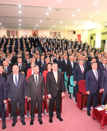 bakan-tekin-biz-buyuk-ve-guclu-bir-camiayiz-RhtbRJ4T.jpg
