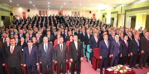 Bakan Tekin: "Biz Büyük ve Güçlü Bir Camiayız" Bakan Tekin: “Biz Büyük ve Güçlü Bir Camiayız”