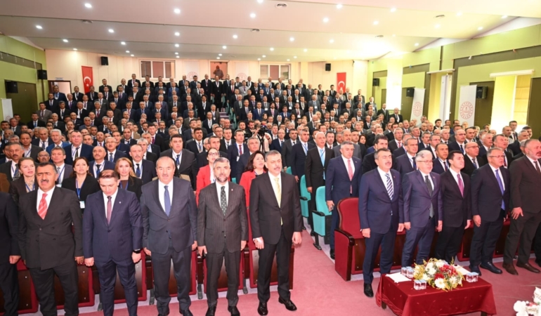 bakan-tekin-biz-buyuk-ve-guclu-bir-camiayiz-RhtbRJ4T.jpg