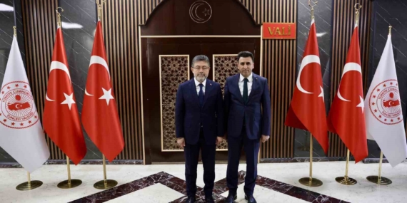 Bakan Yumaklı: Türkiye Kovan Varlığında 3'üncü, Bal Üretiminde 2'nci Sırada! Bakan Yumaklı: Türkiye Kovan Varlığında 3’üncü, Bal Üretiminde 2’nci Sırada!