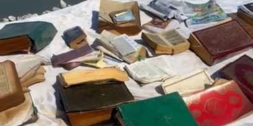 Batman Çayı'nda Çuval İçinde Bulunan Dini Kitaplar Şaşkınlık Yarattı batman-cayinda-cuval-icinde-bulunan-dini-kitaplar-saskinlik-yaratti-aAbfjRL8.jpg
