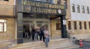 batmanda-7-yaraliyla-sonuclanan-olayda-4-kisi-tutuklandi-528LqLqr.jpg