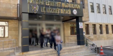 Batman'da 7 Yaralıyla Sonuçlanan Olayda 4 Kişi Tutuklandı batmanda-7-yaraliyla-sonuclanan-olayda-4-kisi-tutuklandi-528LqLqr.jpg