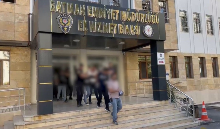 batmanda-7-yaraliyla-sonuclanan-olayda-4-kisi-tutuklandi-528LqLqr.jpg