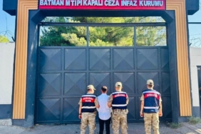 Batman'da Aranan Şahıslara Yönelik Başarılı Operasyon: 6 Kişi Ele Geçirildi batmanda-aranan-sahislara-yonelik-basarili-operasyon-6-kisi-ele-gecirildi-dnzdSWFS.jpg