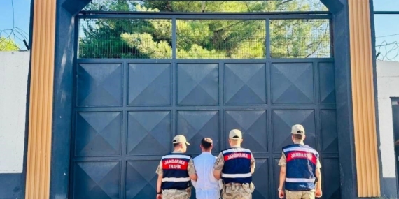 Batman'da Aranan Şahıslara Yönelik Başarılı Operasyon: 6 Kişi Ele Geçirildi Batman’da Aranan Şahıslara Yönelik Başarılı Operasyon: 6 Kişi Ele Geçirildi
