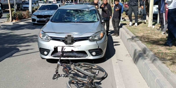 Batman'da Bisikletliye Otomobil Çarpması: Ağır Yaralı Batman’da Bisikletliye Otomobil Çarpması: Ağır Yaralı