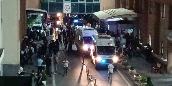 Batman'da Kaza Sonrası Bıçaklı Kavga: İki Yaralı Batman’da Kaza Sonrası Bıçaklı Kavga: İki Yaralı