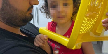 Batman'da Plastiksandalyeye Sıkışan Çocuğu İtfaiye Ekipleri Kurtardı batmanda-plastiksandalyeye-sikisan-cocugu-itfaiye-ekipleri-kurtardi-E85vkMLC.jpg