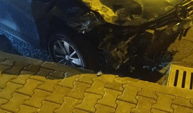 batmanda-saganak-yagis-zincirleme-trafik-kazasina-yol-acti-3-kisi-yaralandi-zhaD8lp7.jpg