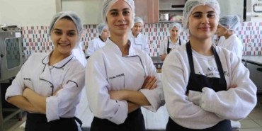 Bir İlçenin Okul Yemek İhtiyacını Karşılayan Lise: Yıllık 15 Milyon Ciro bir-ilcenin-okul-yemek-ihtiyacini-karsilayan-lise-yillik-15-milyon-ciro-lUmidnzs.jpg