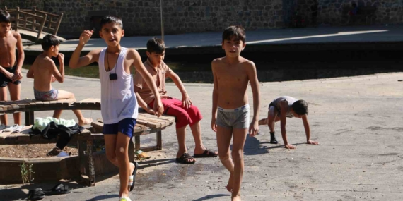 Çocuklar ‘Ekim’ Dinlemedi, Anzele’nin Yolunu Tuttu: Macera Başlıyor! Çocuklar ‘Ekim’ Dinlemedi, Anzele’nin Yolunu Tuttu: Macera Başlıyor!