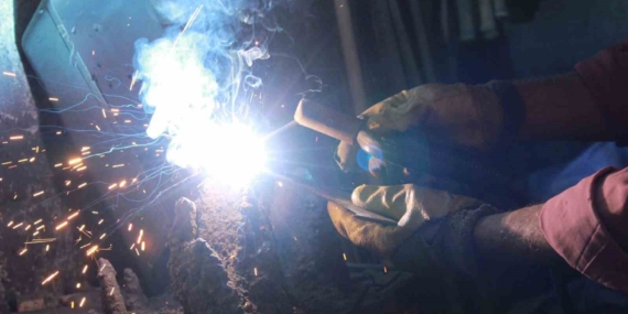 Demir Dövme Geleneği: Dededen Toruna 30 Yıldır Sürüyor Demir Dövme Geleneği: Dededen Toruna 30 Yıldır Sürüyor