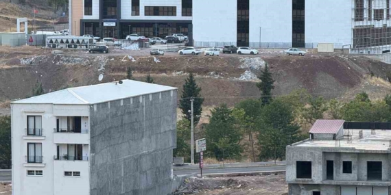 Diyarbakır Düğününde Silahlar Patladı: 1 Kişi Yaralı Diyarbakır Düğününde Silahlar Patladı: 1 Kişi Yaralı