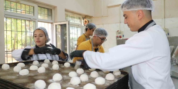 Diyarbakır Meslek Liseleri: 230 Milyon Liralık Ciroyla Fabrika Gibi Çalışıyor Diyarbakır Meslek Liseleri: 230 Milyon Liralık Ciroyla Fabrika Gibi Çalışıyor