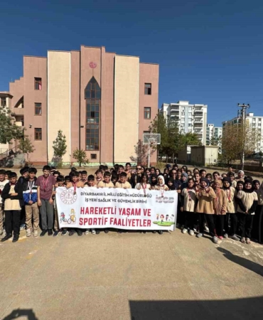 diyarbakirda-29-ekim-cumhuriyet-bayrami-icin-heyecan-verici-lazer-run-yarismasi-duzenlendi-ze3e83JI.jpg