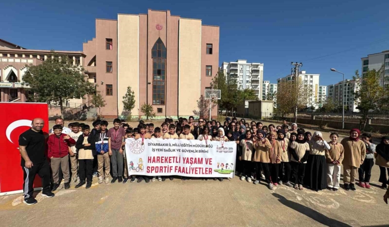 diyarbakirda-29-ekim-cumhuriyet-bayrami-icin-heyecan-verici-lazer-run-yarismasi-duzenlendi-ze3e83JI.jpg
