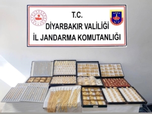 diyarbakirda-40-milyon-lira-degerinde-kacak-altin-operasyonu-gLS5XdnC.jpg