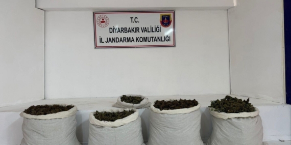 Diyarbakır'da 93 Kilo Uyuşturucu Operasyonu: Kayda Geçen Başarı Diyarbakır’da 93 Kilo Uyuşturucu Operasyonu: Kayda Geçen Başarı