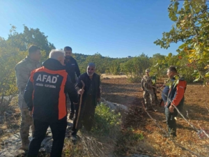 diyarbakirda-alzaymir-hastasi-yasli-adam-cali-toplarken-bulundu-sArIY6kC.jpg