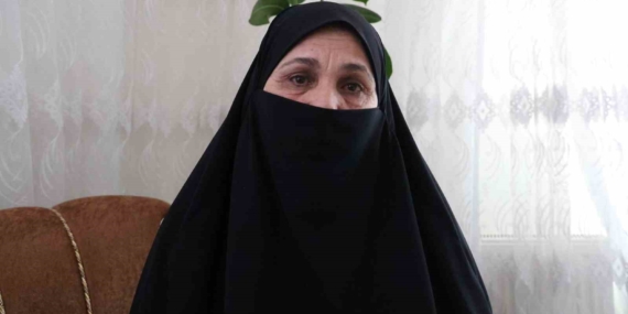 Diyarbakır'da Bebeği Ölmedi Denilerek Cenazesi Gösterilmeyen Anne 33 Yıldır Evladına Hasret Diyarbakır’da Bebeği Ölmedi Denilerek Cenazesi Gösterilmeyen Anne 33 Yıldır Evladına Hasret