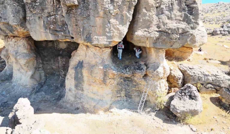Diyarbakır'da Cinayet Zanlısının Kadın Ölümüne Gittiği Yer: 7 Ziyaret Belirlendi diyarbakirda-cinayet-zanlisinin-kadin-olumune-gittigi-yer-7-ziyaret-belirlendi-xuFLtmVA.jpg