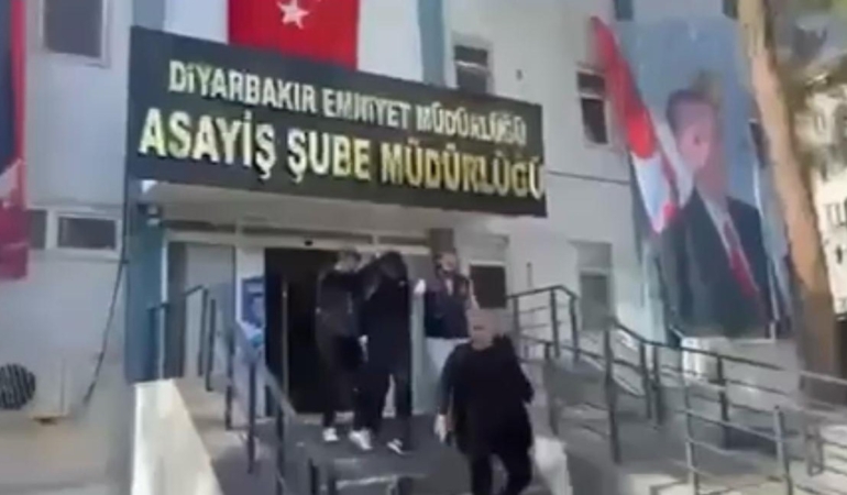 Diyarbakır'da Kurşunlama Olayına Karışan Failer Tutuklandı: Vali Açıklama Yaptı diyarbakirda-kursunlama-olayina-karisan-failer-tutuklandi-vali-aciklama-yapti-4TFPOk9s.jpg