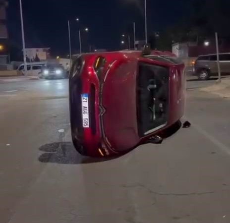diyarbakirda-meydana-gelen-takla-atma-kazasinda-1-kisi-yaralandi-4FuK5Hh7.jpg