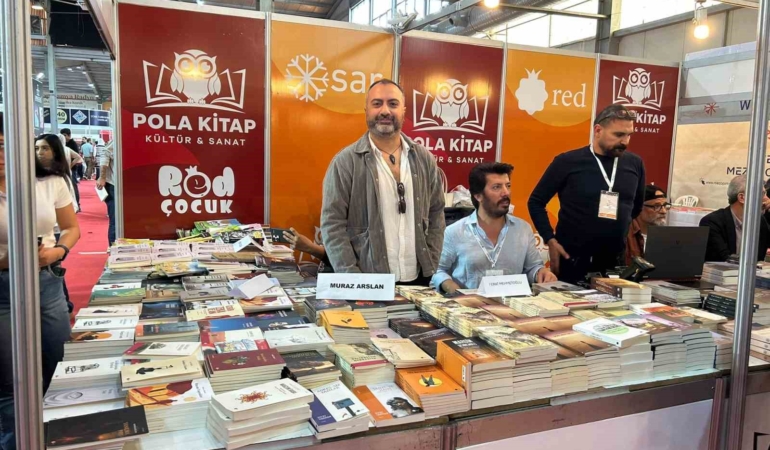 Diyarbakır’daki Kitap Fuarında Yazarlar ve Okuyucular Buluştu diyarbakirdaki-kitap-fuarinda-yazarlar-ve-okuyucular-bulustu-nVNpp4Zc.jpg