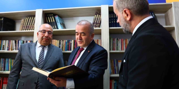 Elazığ Dumlupınar İlkokulu'nda Modern Kütüphane Açılışı Elazığ Dumlupınar İlkokulu’nda Modern Kütüphane Açılışı