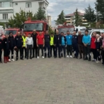 Elazığ'da Yol Üzerine Düşen Kaya Parçaları Temizlendi thumbnail