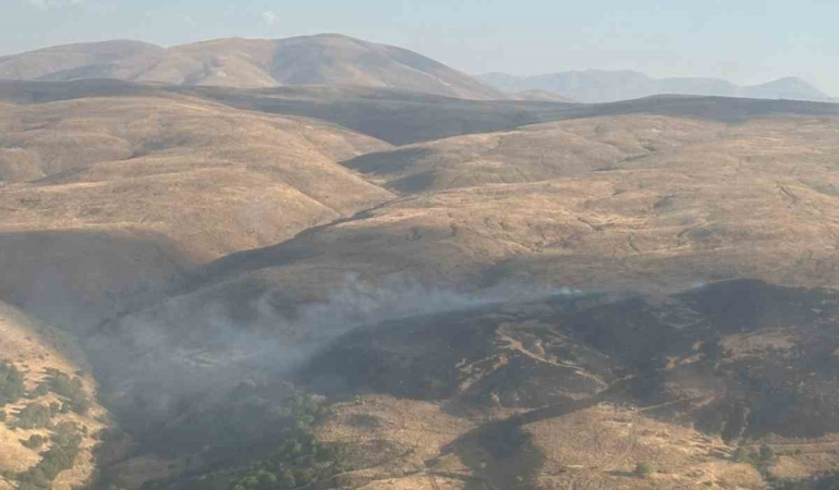 elazig-kirsalinda-cikan-yangin-basariyla-kontrol-altina-alindi-k7XNyLKO.jpg