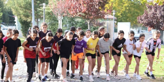 Elazığ'da Cumhuriyet Bayramı heyecanı sporla taçlandı Elazığ’da Cumhuriyet Bayramı heyecanı sporla taçlandı