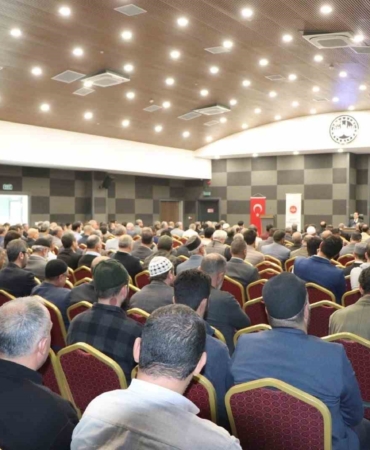 Elazığ'da Din Görevlilerinin Bir Araya Geldiği Özel Toplantı elazigda-din-gorevlilerinin-bir-araya-geldigi-ozel-toplanti-W1CxBIZg.jpg