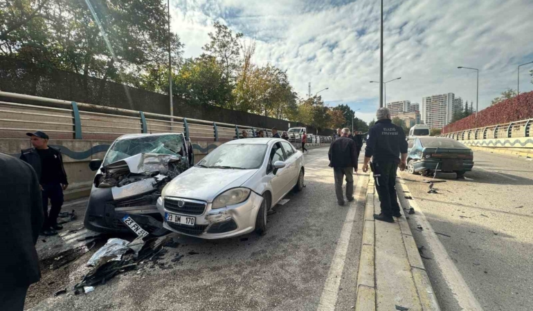 Elazığ'da Feci Zincirleme Trafik Kazası: 1 Kişi Hayatını Kaybetti, 4 Yaralı elazigda-feci-zincirleme-trafik-kazasi-1-kisi-hayatini-kaybetti-4-yarali-mWFKS1Zm.jpg