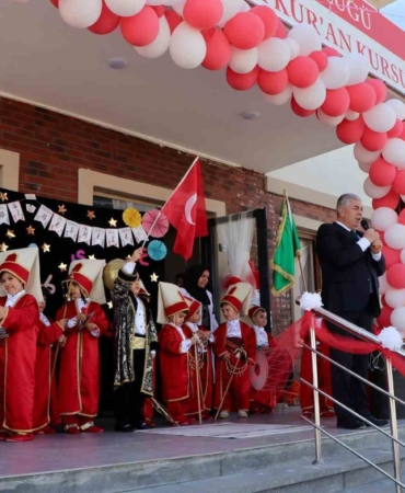 Elazığ'da Geleneksel Bed-i Besmele Töreni Yapıldı elazigda-geleneksel-bed-i-besmele-toreni-yapildi-bx3JeEqs.jpg