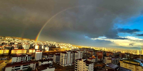 Elazığ'da Gökkuşağı Renkleri: Doğanın Şöleni Elazığ’da Gökkuşağı Renkleri: Doğanın Şöleni
