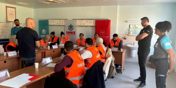 Elazığ’da Hastane Afet ve Acil Durum Planı Eğitimi: Sağlıkta Güvenli Gelecek İçin Adımlar Elazığ’da Hastane Afet ve Acil Durum Planı Eğitimi: Sağlıkta Güvenli Gelecek İçin Adımlar