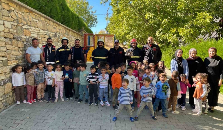 elazigda-itfaiye-haftasi-coskusu-devam-ediyor-1DTzuDju.jpg