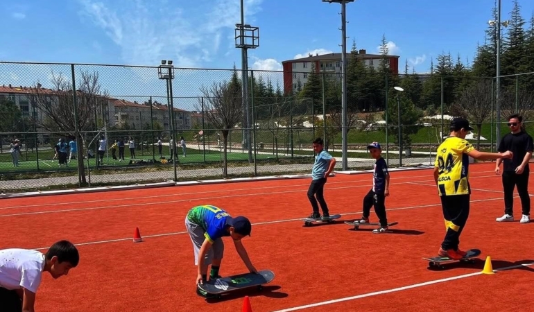 elazigda-kaykay-ve-paten-sporunda-yenilikci-bir-ilk-CfZVbtYl.jpg